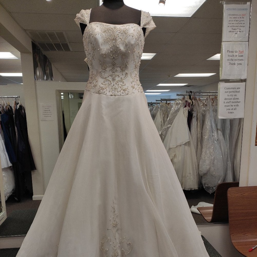 Moonlight Bridal Pure Silk E146 Ivory Wedding Gown